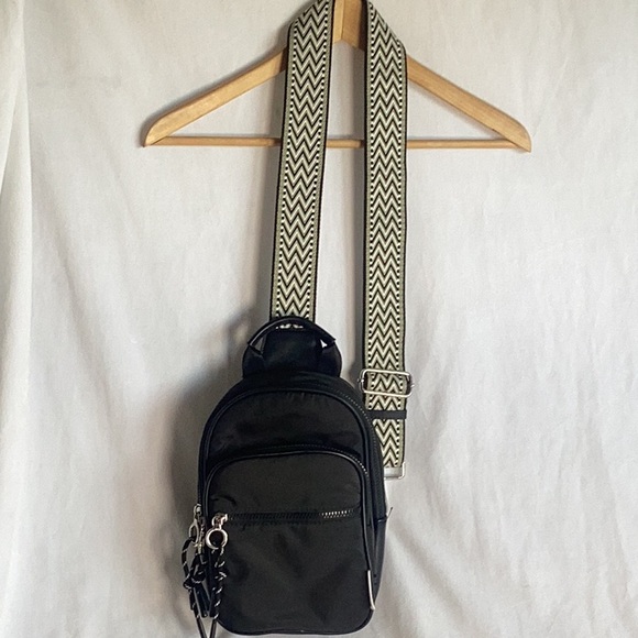 Urban originals Anthropologie crossbody bag - Picture 2 of 13